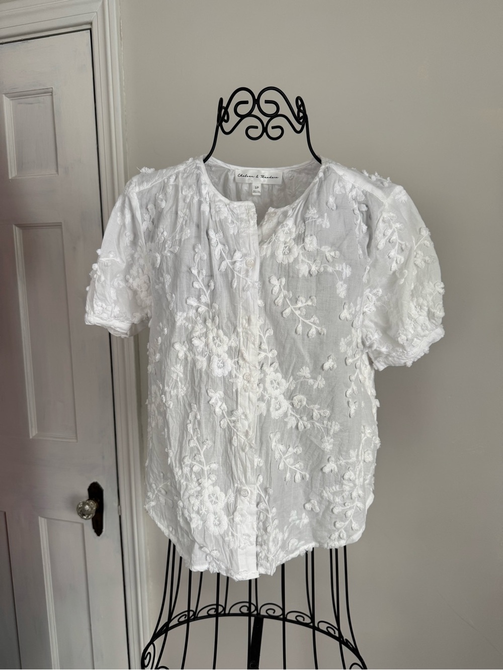 Chelsea & Theodore White Embroidered Button-Front Blouse
